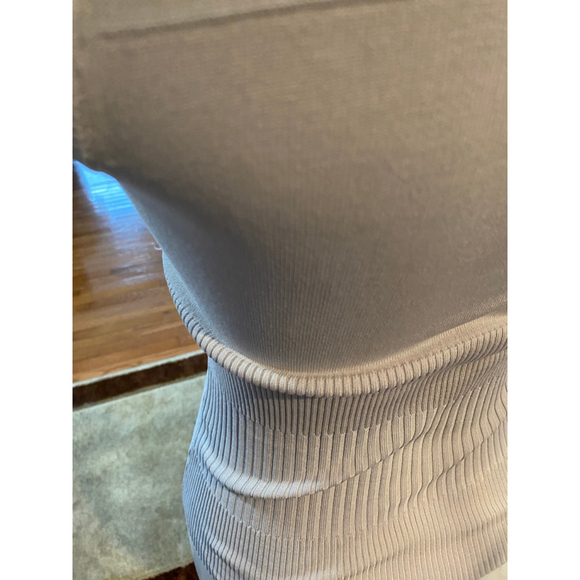 Women's TRISTAN Beige Ribbed Tank Top Petite Small SP - Picture 7 of 8